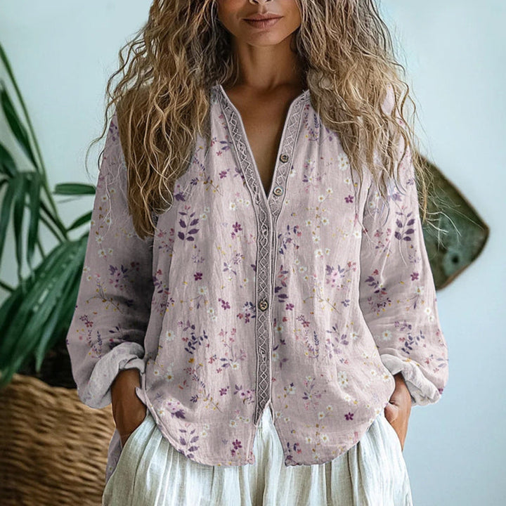 Blusa casual de mujer, estampado de hojas retro. Diseño versátil para looks de otoño chic y confortables.