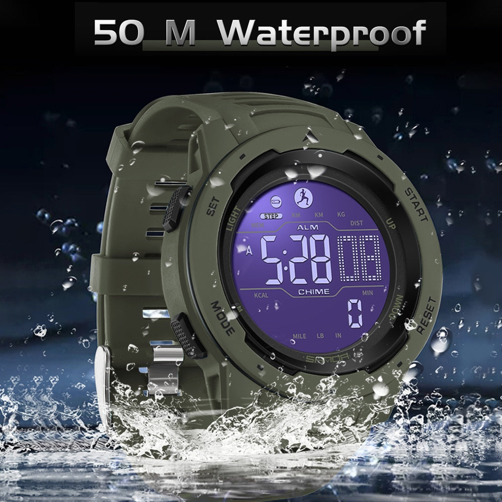 Reloj digital deportivo para hombre con podómetro, resistente al agua, perfecto para seguimiento de actividad física.
