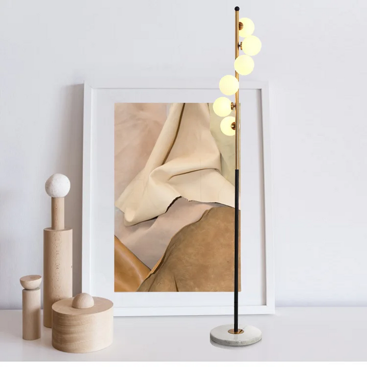 Lámpara de pie Celestina, luz LED. Diseño esférico nórdico para iluminación ambiental y decoración.