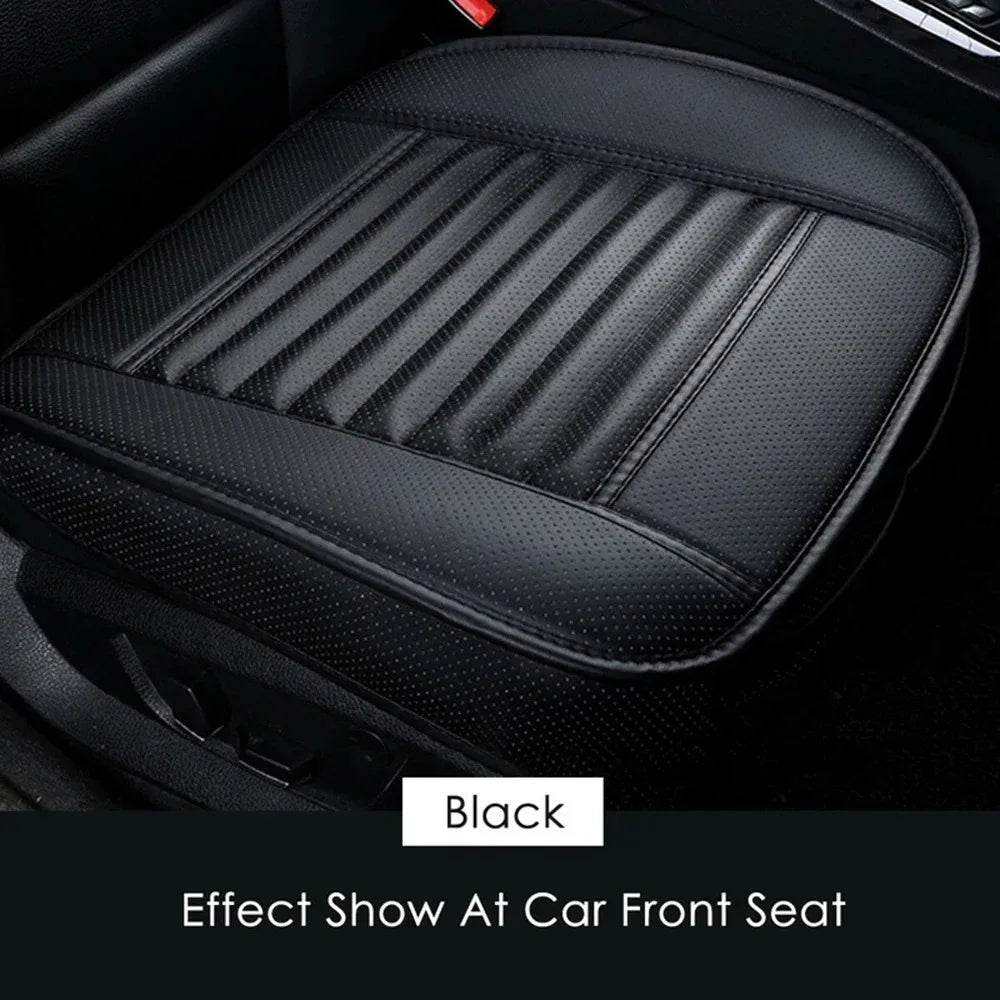 Detalle de funda de asiento de coche universal, antideslizante y transpirable, ideal para proteger y renovar el interior del automóvil.