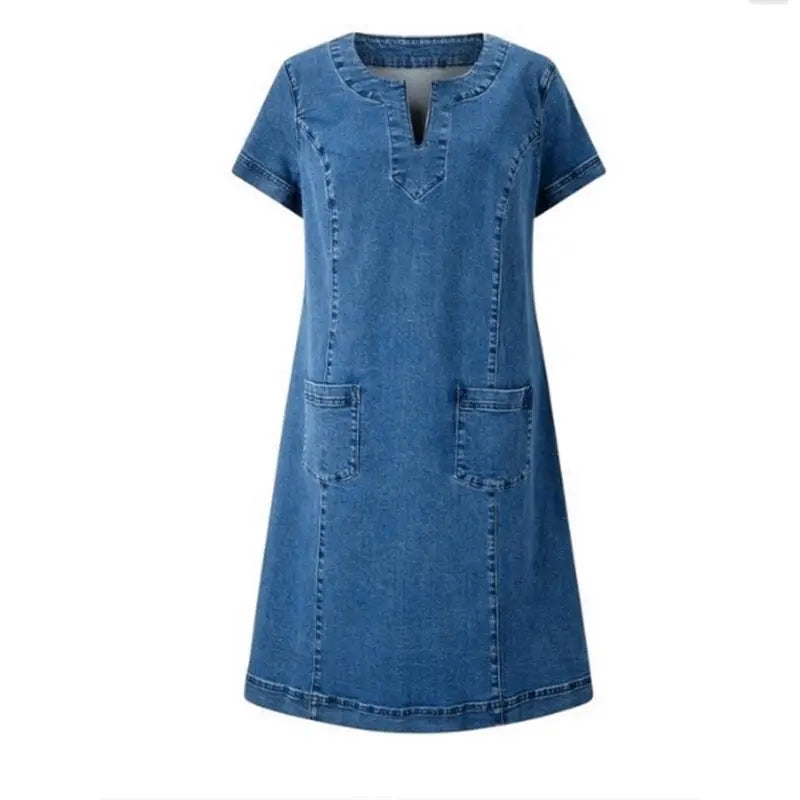Vestido de denim para mujer, moderno y versátil con bolsillos. Ropa femenina suave, ideal para día a día.