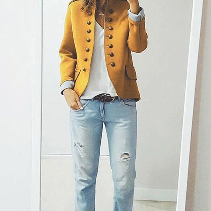 Chaqueta blazer formal para mujer, ideal para reuniones de negocios y eventos elegantes.