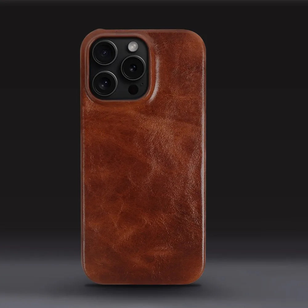 Funda de cuero genuino para iPhone. Añade elegancia, protección robusta y estilo inconfundible a tu móvil.