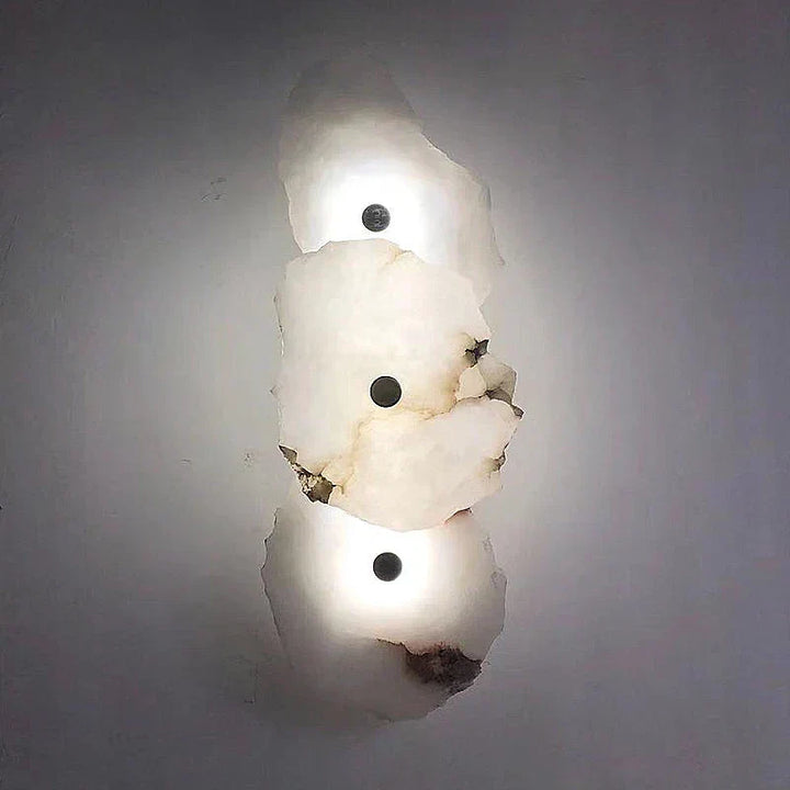 Lámpara LED Aurora de mármol y cobre, iluminación de pared moderna y decorativa para espacios interiores.
