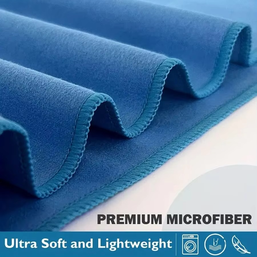 Toalla deportiva de microfibra, muy absorbente y de secado rápido. Esencial para gimnasio y entrenamiento.