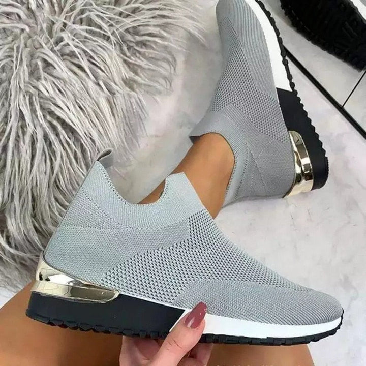 Zapatillas de verano slip-on para mujer, transpirables y muy cómodas para estilo casual.