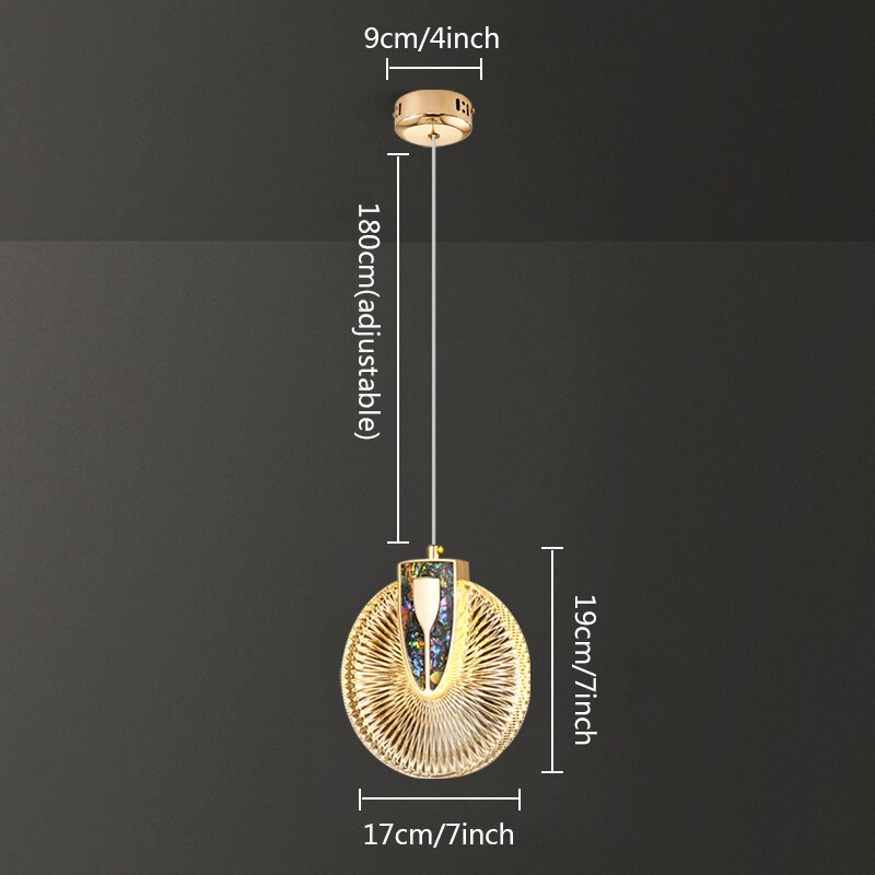 Ilumina tu hogar con esta lámpara colgante LED redonda de cristal dorado.