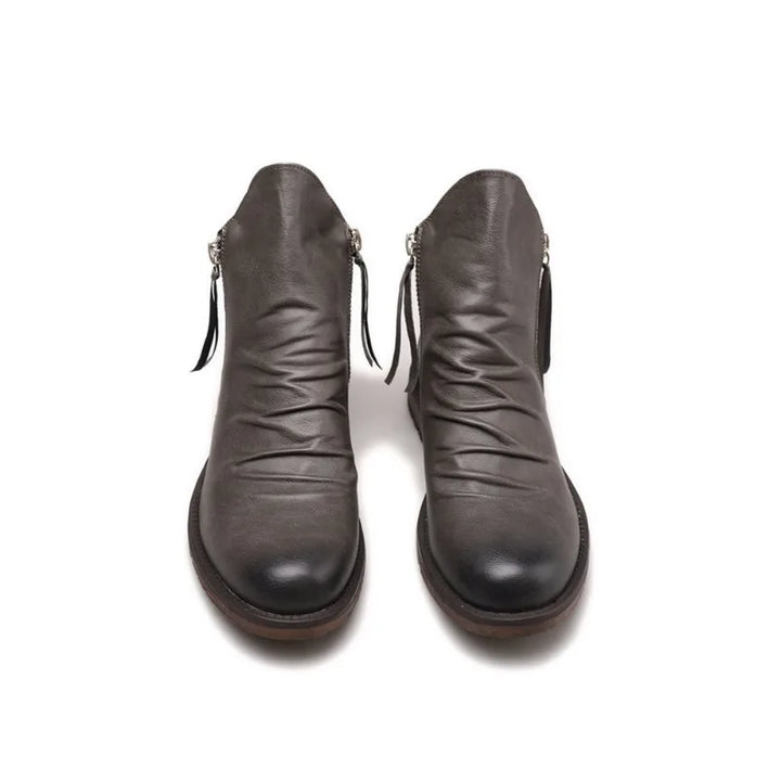 Botas Chelsea de hombre en color negro, calzado elegante y cómodo para el día a día. Estilo moderno y atemporal.