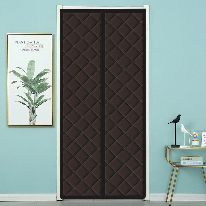 Protege tu hogar del frío con esta cortina magnética de aislamiento térmico para puerta. Ahorro energético garantizado.