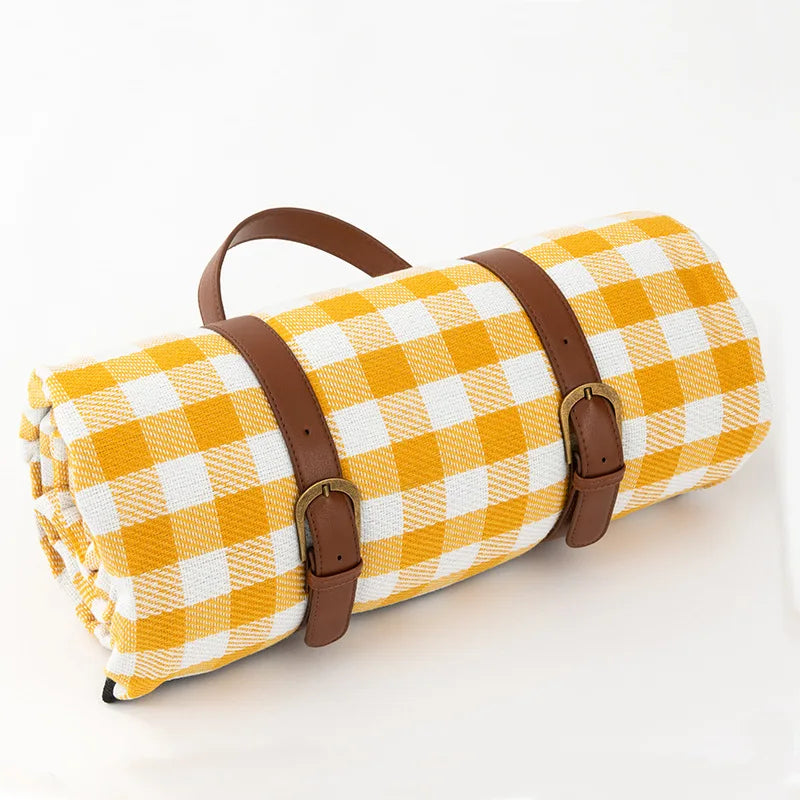 Disfruta del confort al aire libre con esta manta de picnic impermeable, portátil y con estilo de cuadros.