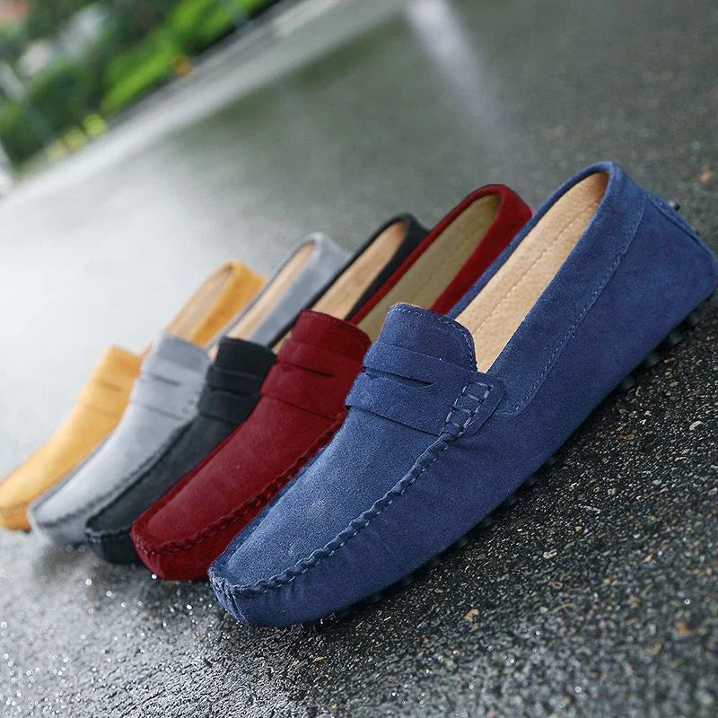 Zapatos de hombre de ante azul, mocasines elegantes para vestir.