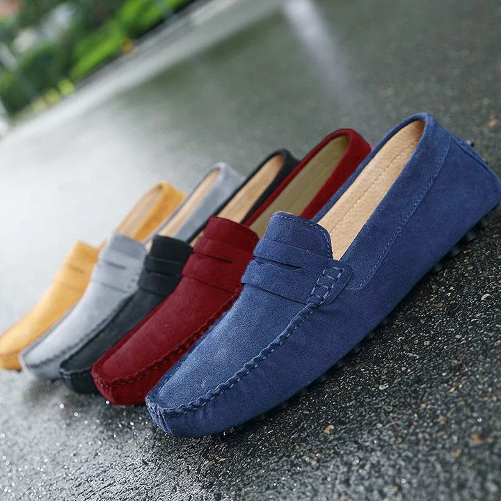 Zapatos de hombre de ante azul, mocasines elegantes para vestir.