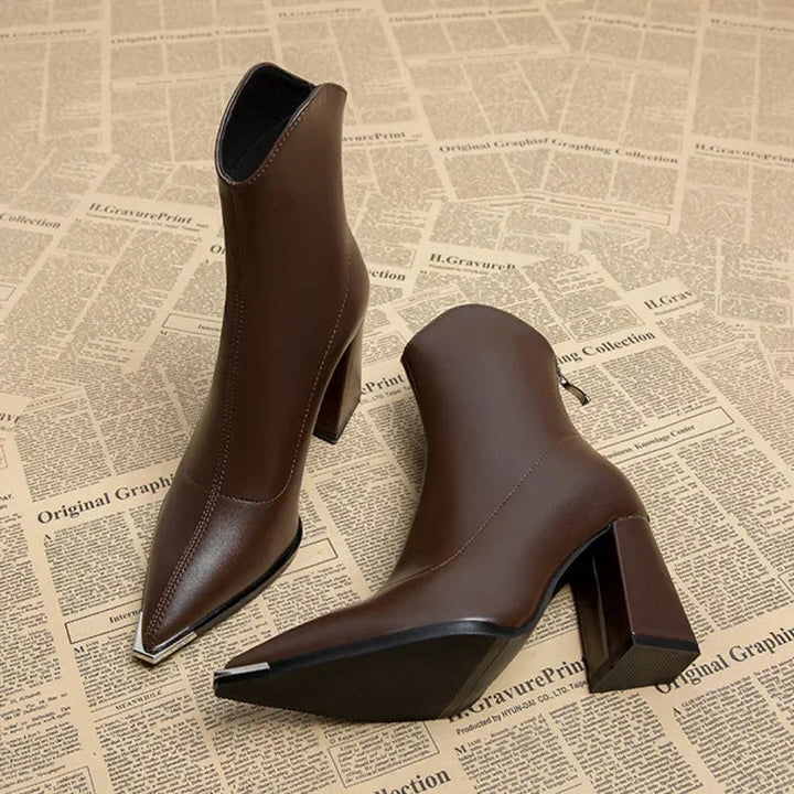 Botas Chelsea casuales para mujer, con punta de metal, un toque moderno para tu look de invierno.