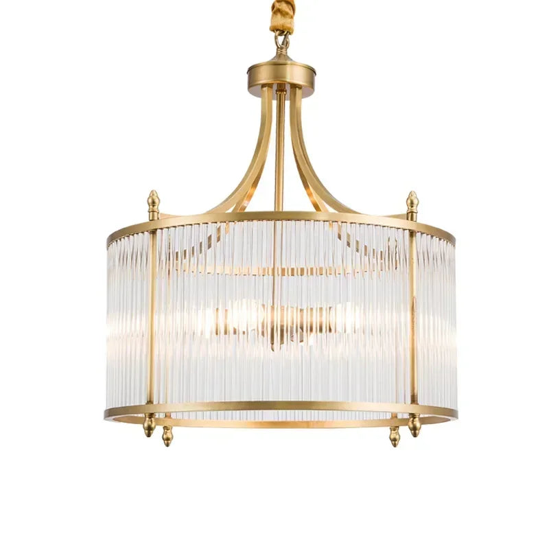 Candelabro de cristal dorado para techo, con difusores. Ideal para realzar la elegancia de cualquier espacio.