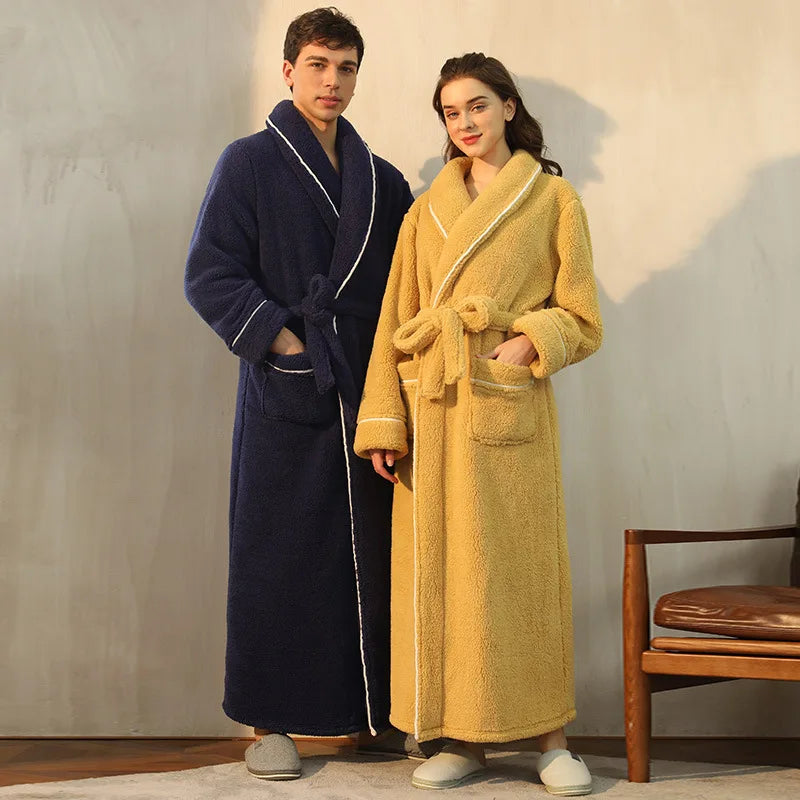 Confortable bata de franela para hombre y mujer, suave y cálida para el invierno.