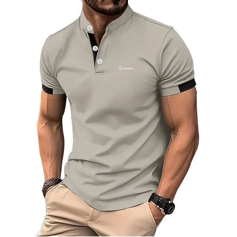 Polo hombre moderno cuello mao, botones elegantes, estilo casual para primavera/verano. Ropa masculina.