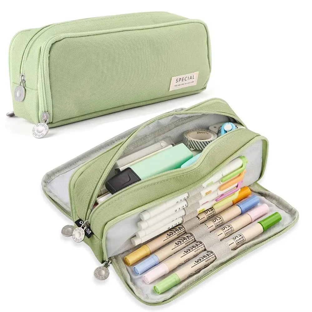Estuche escolar grande, diseño unisex adaptable a cualquier estilo, ideal para la escuela o universidad.