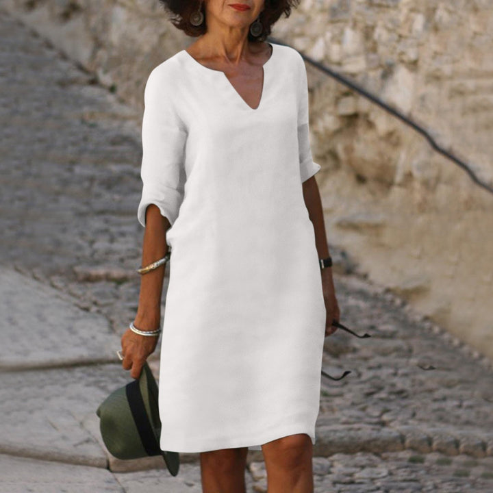 Vestido casual de verano estilo Iris para mujer, ideal para paseos o actividades al aire libre.