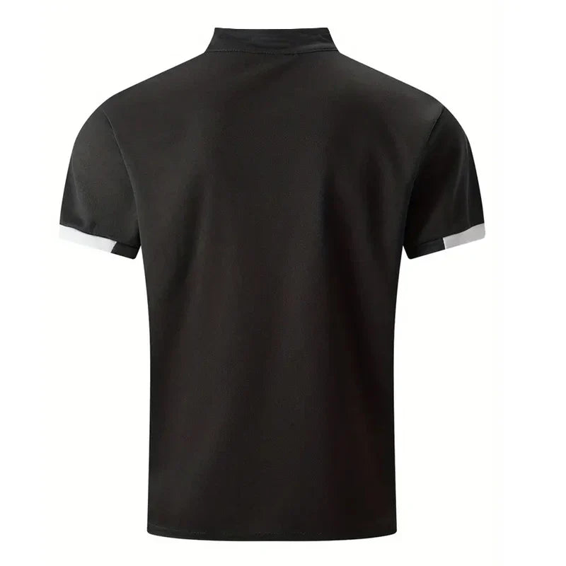 Polo moderno de hombre, corte elegante con cuello mao y botones. Ideal para look casual de verano/primavera.
