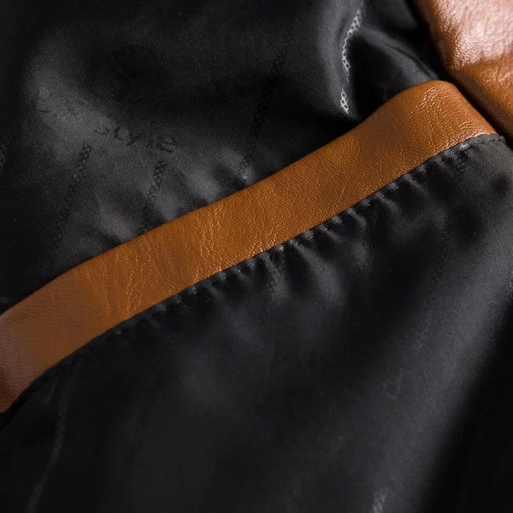 Chaqueta elegante de hombre, corte retro. Estilo atemporal para moda masculina versátil, ideal para look casual o formal.