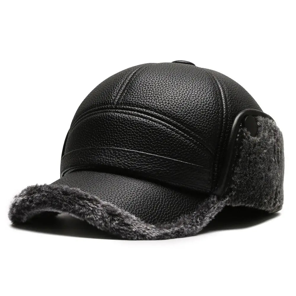 Interior forrado de la gorra de cuero para hombre, mostrando su aislamiento y calidez para la cabeza.