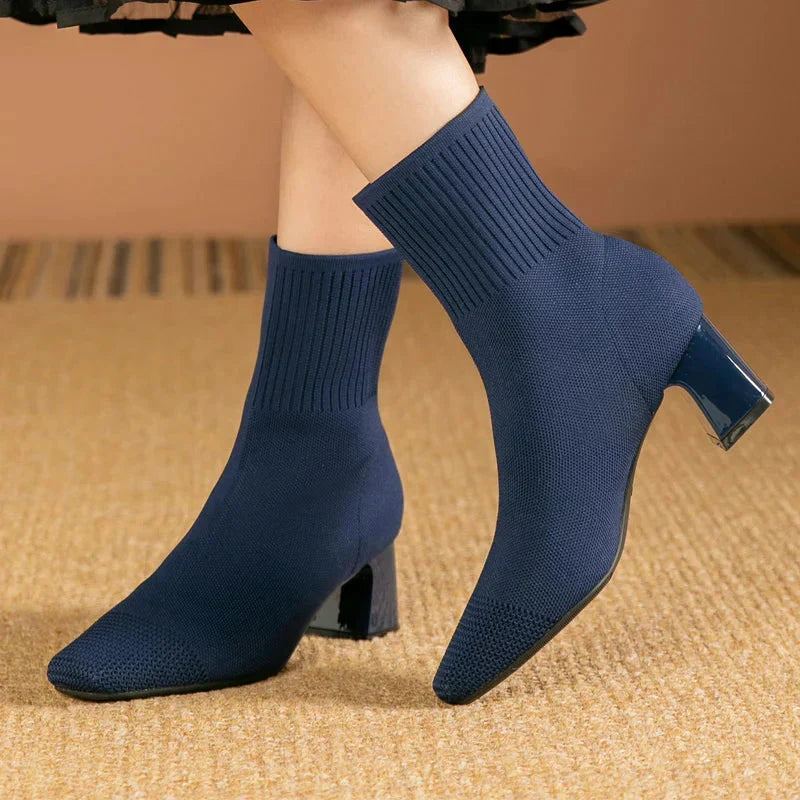 Botines LUCIA elegantes para mujer, perfectos para estilo casual de moda otoño-invierno. Comodidad garantizada.
