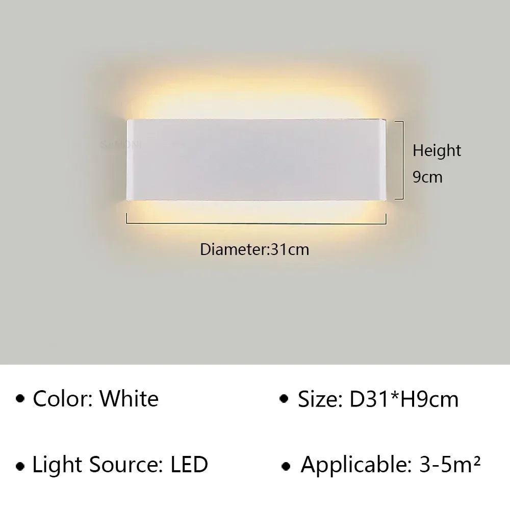 Aplique LED de diseño elegante, ilumina con estilo tu hogar contemporáneo.