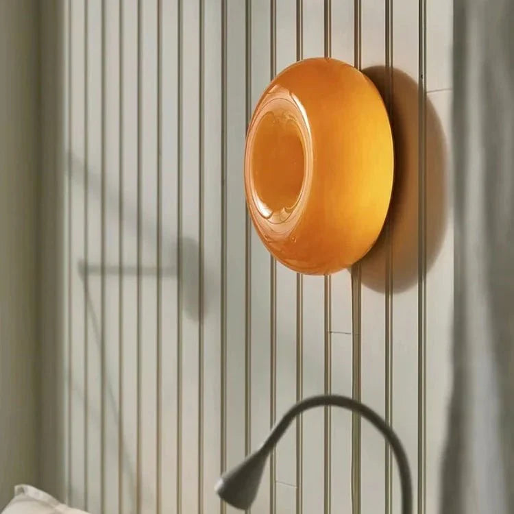 Iluminación eficiente LED con diseño donut, lámpara moderna con luz regulable para cualquier espacio.
