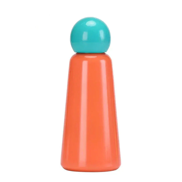 Botella bicolor de acero, accesorio indispensable para deporte, oficina y vida activa.