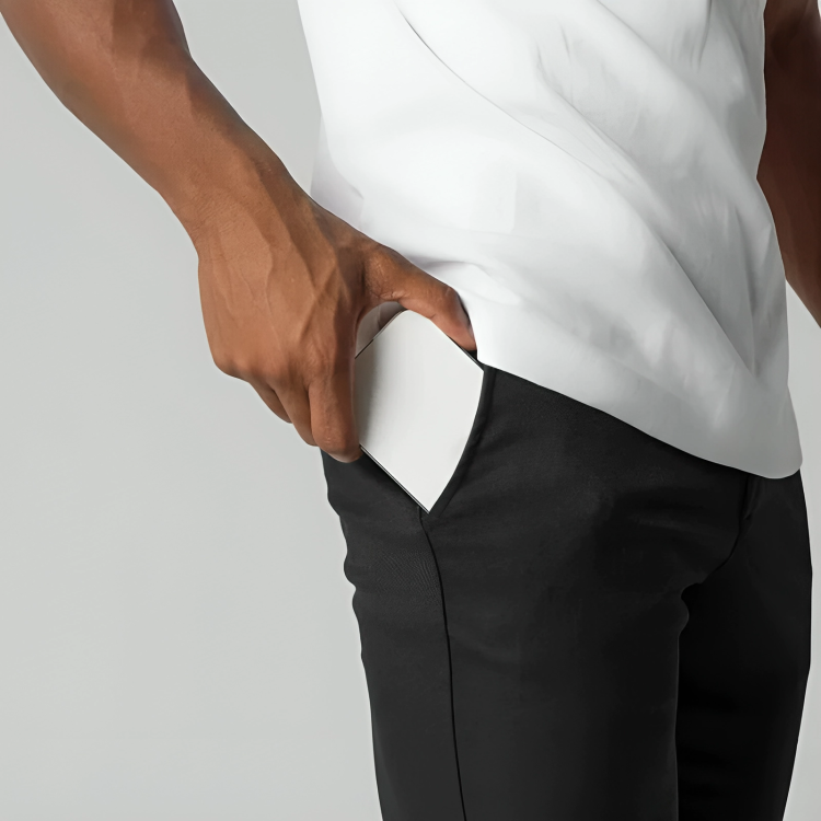 Chinos para hombre, estilo moderno y versátil. Ideales para outfits casuales o smart-casual. Tejido elástico.