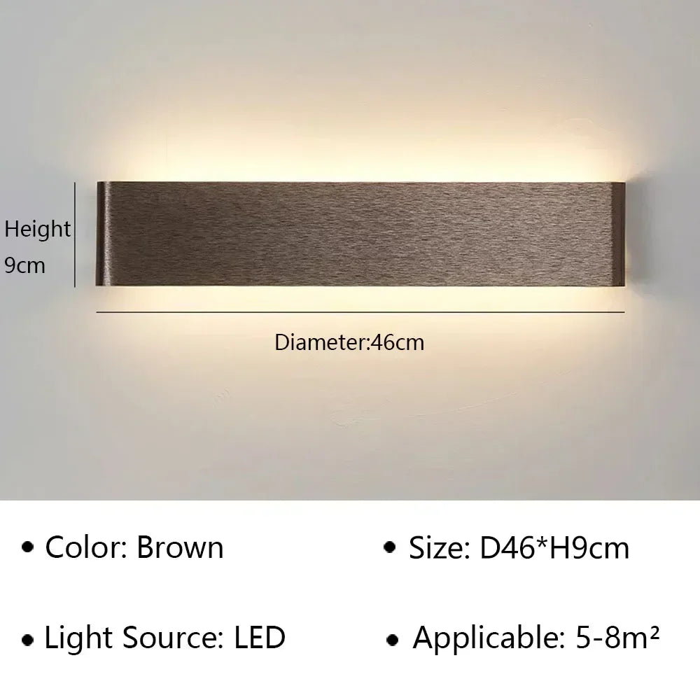 Luminaria minimalista LED, ideal para crear puntos de luz en interiores.