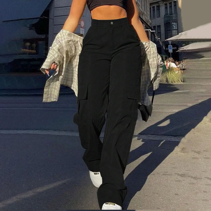 Look completo con pantalón cargo Patrice para mujer. Atuendo moderno y cómodo con un toque casual.