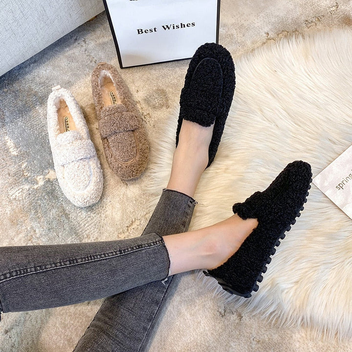 Pantuflas de mujer para el hogar, ultra suaves y con máximo confort, ideales para relajarse en invierno.