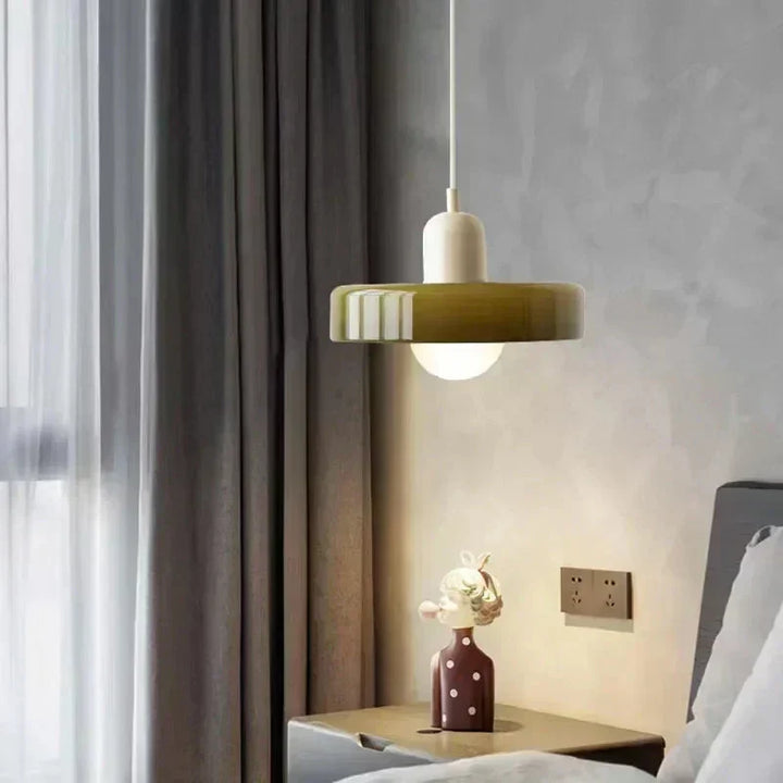 Luz LED colgante de cristal, modelo eficiente y de diseño contemporáneo con socket E27.
