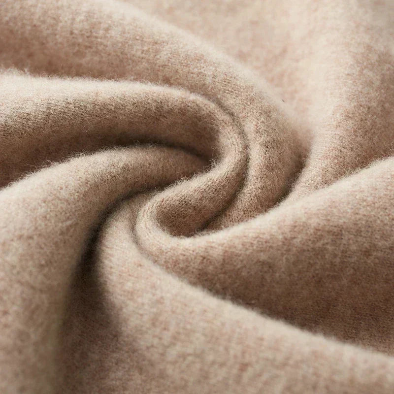 Suéter de hombre duradero y cómodo, manga larga. Ligero y elegante, ideal para la calidez de invierno.