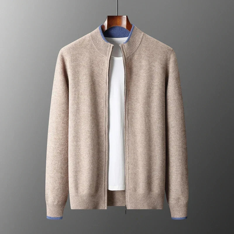 Cárdigan casual hombre, cremallera frontal y cuello alto. Ropa cómoda de invierno. Estilo versátil.