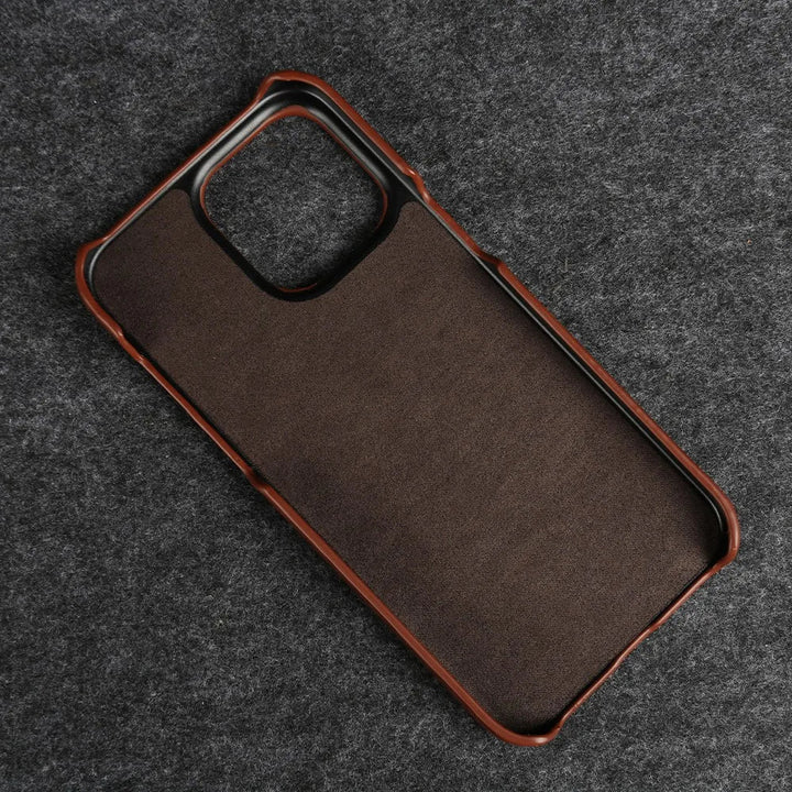 Carcasa de cuero genuino para iPhone. Estilo sofisticado y protección robusta contra el uso diario.