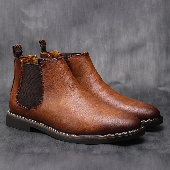 Botas Chelsea clásicas de hombre. Estilo sin cordones versátil, perfecto para looks elegantes y casuales.