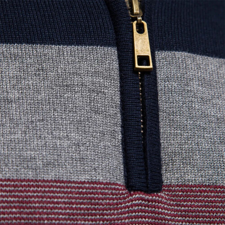 Jersey de rayas estilo casual con cremallera corta, moda masculina versátil para el día a día.