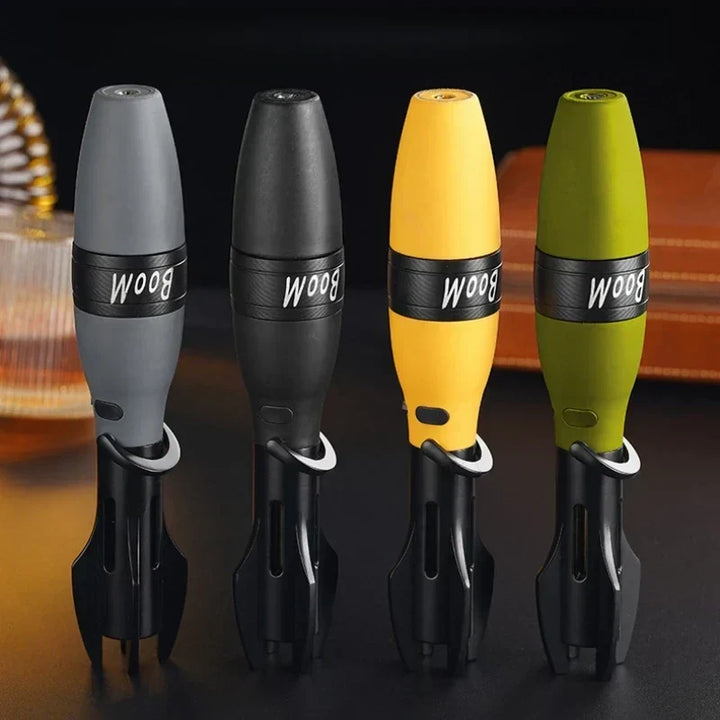 Encendedor táctico compacto y portátil, perfecto para llevar en el bolsillo durante aventuras al aire libre.