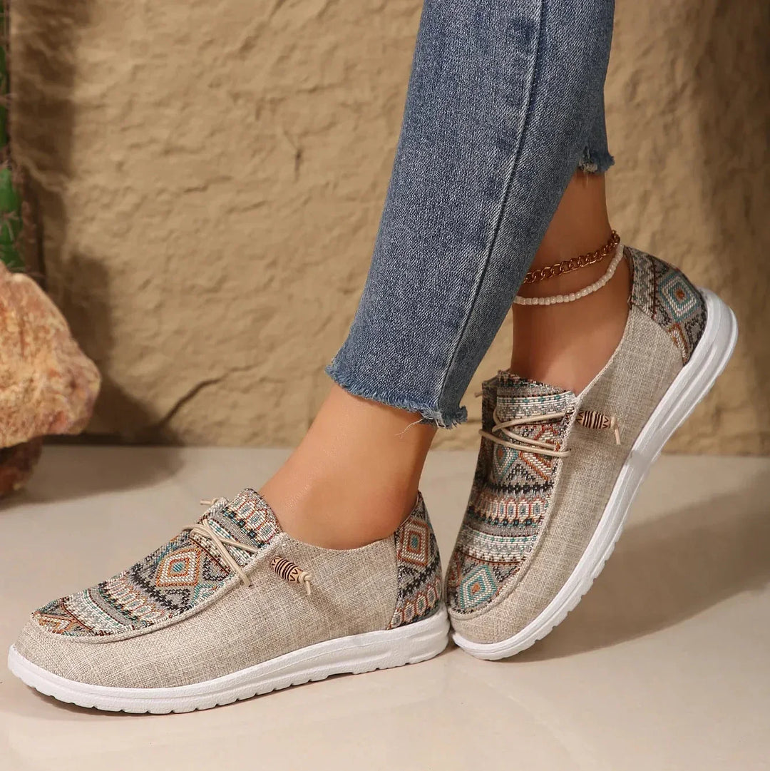 Zapatos confort unisex caqui ultra-ligeros slip-on, ideales para comodidad diaria y pies sensibles. Calzado transpirable con soporte.