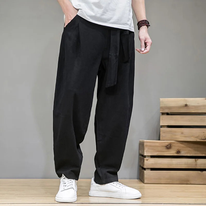 Pantalón harem fresco de hombre, ideal para el verano, transpirable y con estilo relajado.