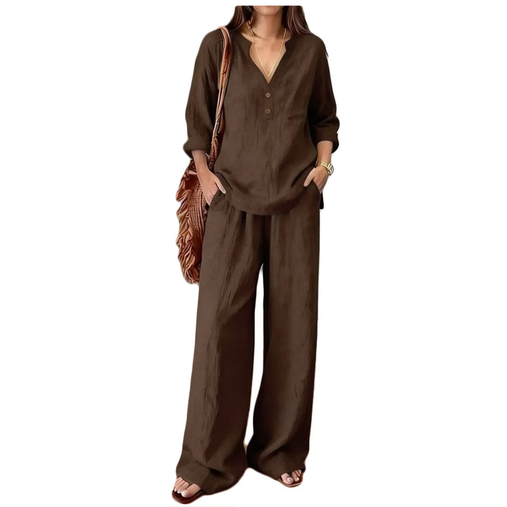 Estilo bohemio verano: Conjunto dos piezas de lino y algodón para mujer. Blusa cuello V y pantalón cómodo.