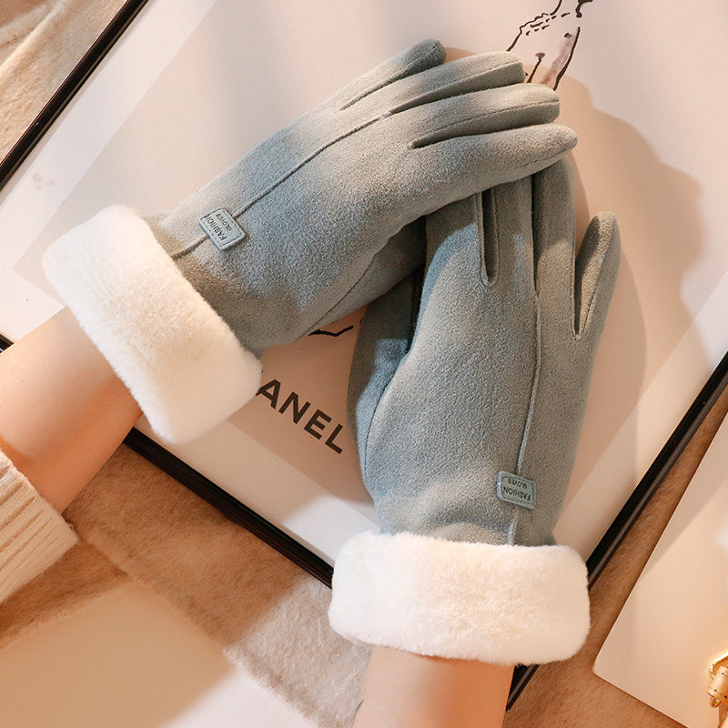 Moda invierno: guantes de mujer elegantes, cálidos y cómodos. Accesorio chic y regalo ideal para ella.