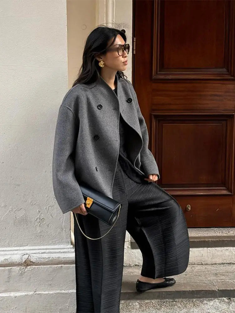 Abrigo de invierno oversize de moda femenina. Chaqueta cálida y de tendencia, con doble botonadura para mujer.