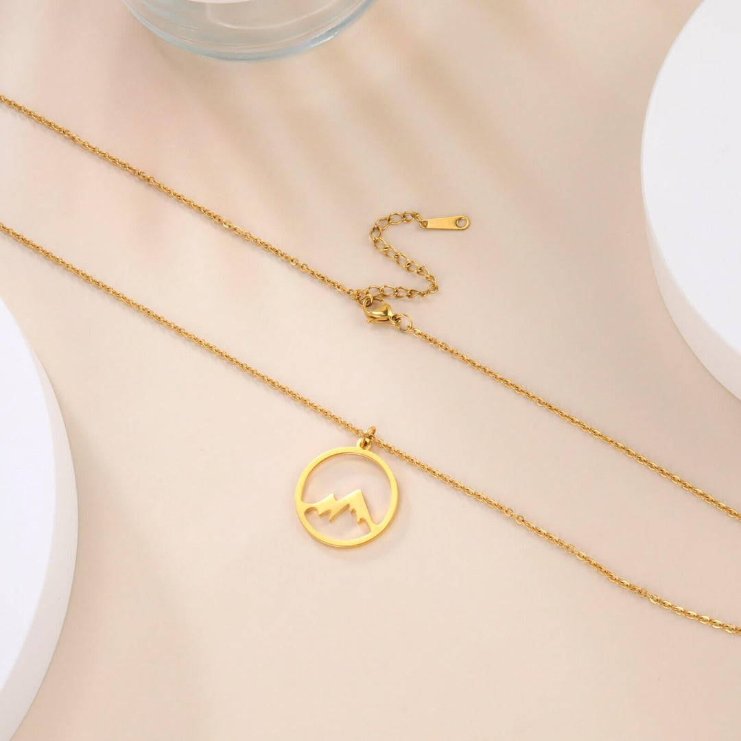 Colgante de montaña para mujer, acero inoxidable, representa la libertad y la naturaleza.