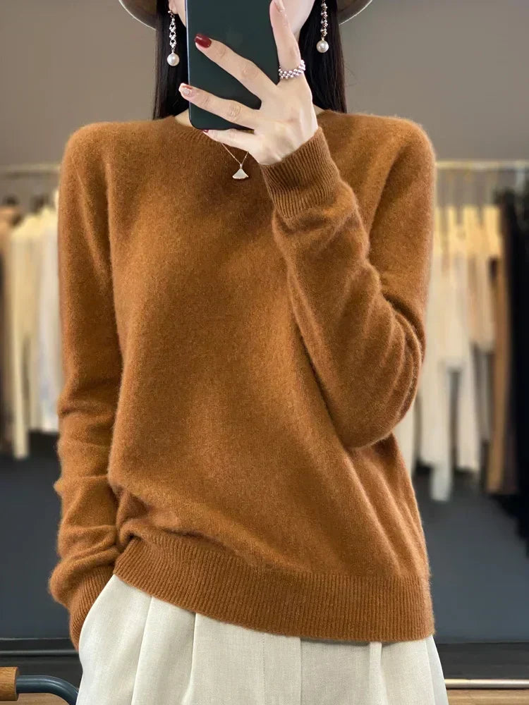 Suéter de punto fino para mujer, cuello redondo, básico y versátil de otoño.