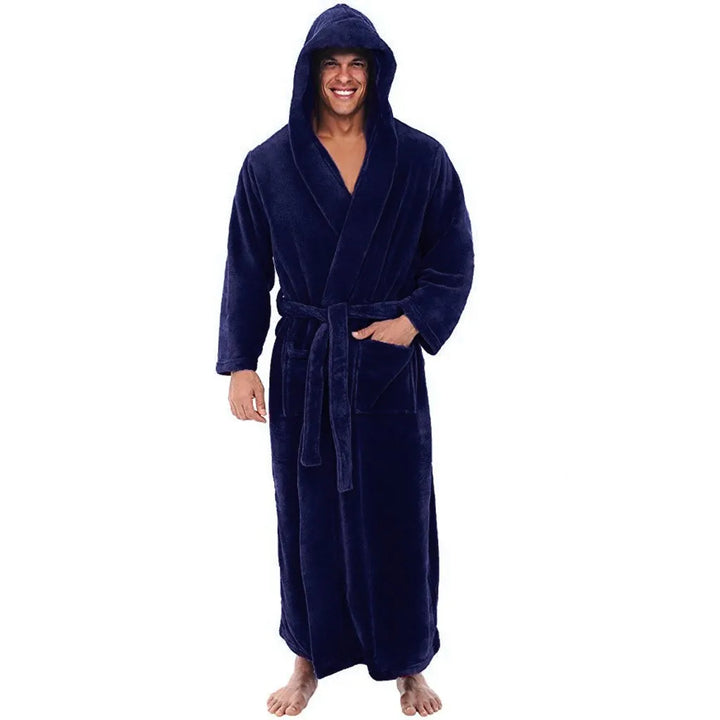 Bata loungewear con capucha para hombre, casual y confortable, ideal para relajarse después de la ducha.