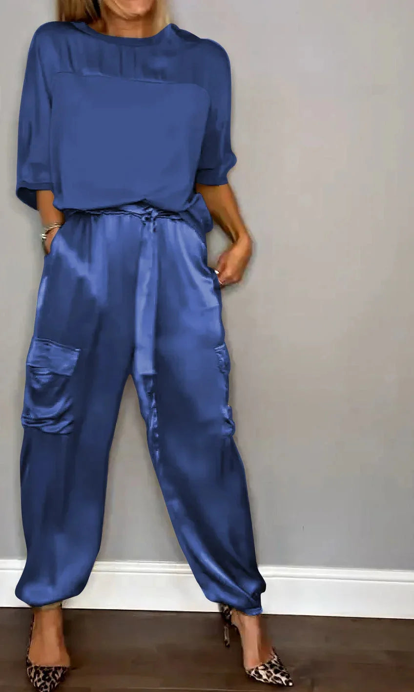 Prenda de moda: conjunto fluido de dos piezas para mujer, un básico versátil para un look casual chic y fresco.