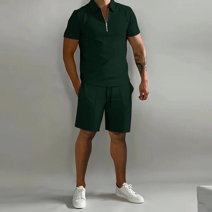 Conjunto de hombre con polo corto y pantalón corto JAYDEN. Ropa versátil para un estilo veraniego fresco y casual.